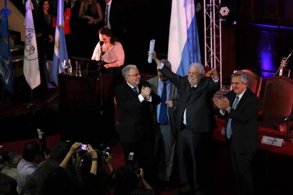 Ginés González García recibió el Doctorado Honoris Causa por la UBA