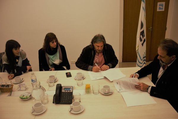 Firma de convenio de colaboración entre ADUBA y la Organización de Estados Iberoamericanos (OEI)